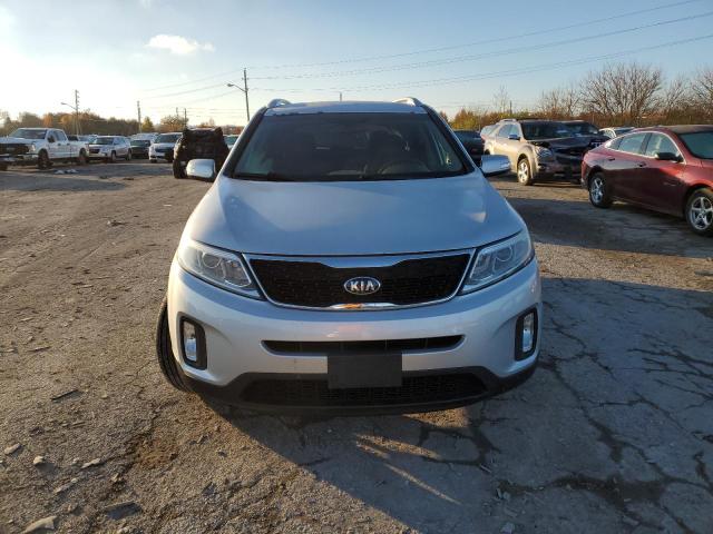 Photo 5 from auction – 2014 KIA SORENTO LX with VIN 5XYKTCA68EG504947