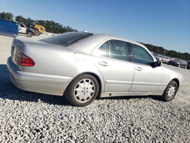 Photo 3 from auction – 2000 MERCEDES-BENZ E 320 with VIN WDBJF65J4YA984233