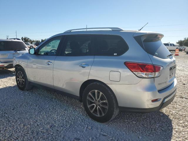 Photo 2 from auction – 2016 NISSAN PATHFINDER with VIN 5N1AR2MN4GC639739