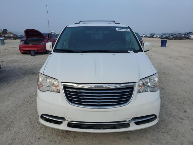 Photo 5 from auction – 2015 CHRYSLER TOWN & COU with VIN 2C4RC1BGXFR588261