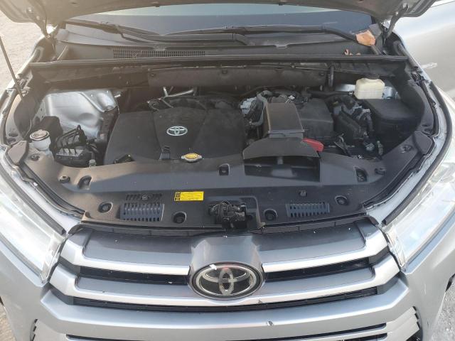 Photo 12 from auction – 2017 TOYOTA HIGHLANDER with VIN 5TDZZRFH4HS194166