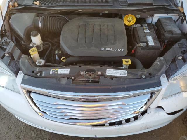 Photo 12 from auction – 2015 CHRYSLER TOWN & COU with VIN 2C4RC1CG8FR727799