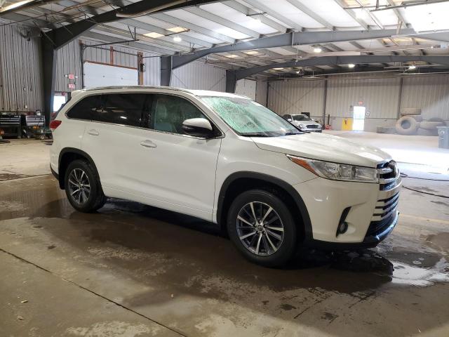 Photo 4 from auction – 2018 TOYOTA HIGHLANDER with VIN 5TDJZRFHXJS827241