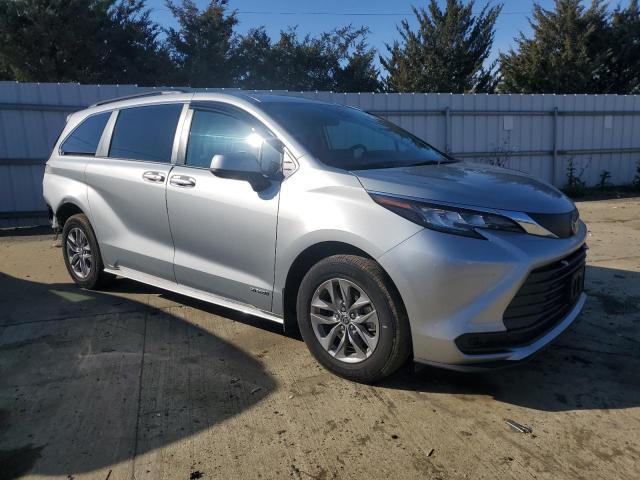 Photo 4 from auction – 2021 TOYOTA SIENNA LE with VIN 5TDKRKEC5MS031518