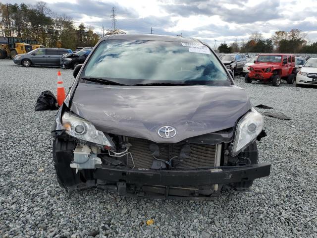Photo 5 from auction – 2013 TOYOTA SIENNA LE with VIN 5TDKK3DC1DS303932
