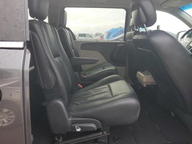 Photo 11 from auction – 2016 CHRYSLER TOWN & COU with VIN 2C4RC1BG1GR287055
