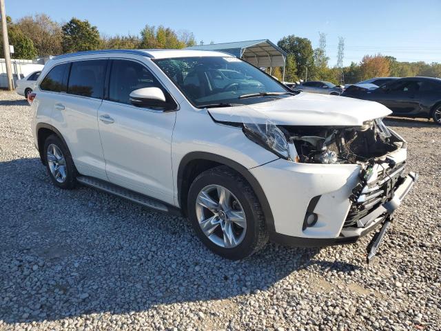 Photo 4 from auction – 2017 TOYOTA HIGHLANDER with VIN 5TDYZRFH9HS215234