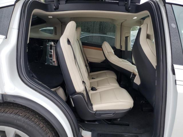 Photo 10 from auction – 2019 TESLA MODEL X with VIN 5YJXCAE26KF140032