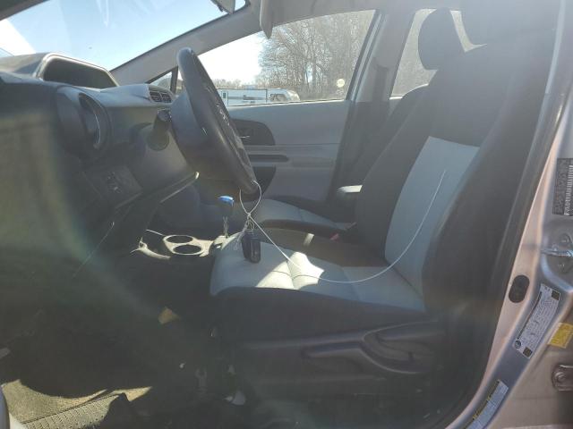 Photo 7 from auction – 2012 TOYOTA PRIUS C with VIN JTDKDTB32C1001400
