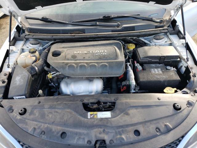 Photo 11 from auction – 2015 CHRYSLER 200 LIMITE with VIN 1C3CCCAB1FN742154