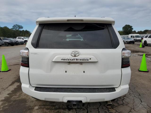 Photo 6 from auction – 2018 TOYOTA 4RUNNER SR with VIN JTEBU5JR7J5483087