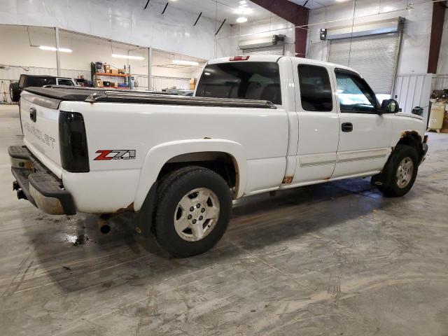 Photo 3 from auction – 2004 CHEVROLET SILVERADO with VIN 1GCEK19T64E285993