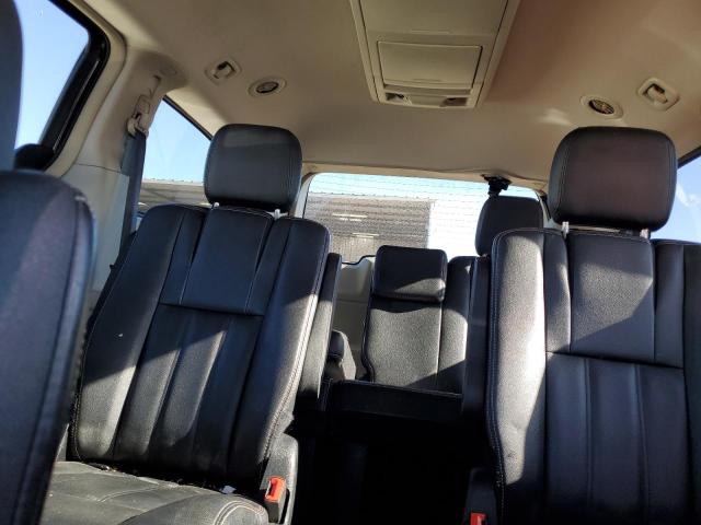 Photo 10 from auction – 2016 CHRYSLER TOWN & COU with VIN 2C4RC1BG4GR292587