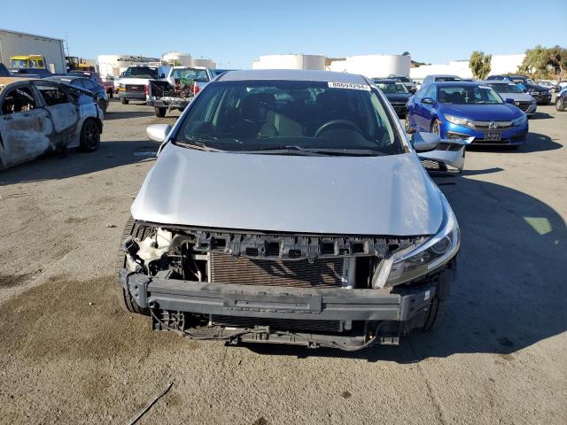 Photo 5 from auction – 2018 KIA FORTE LX with VIN 3KPFK4A79JE252541