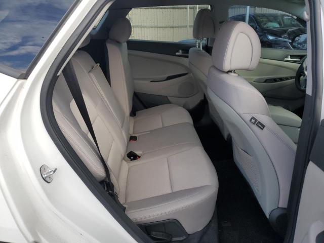 Photo 11 from auction – 2018 HYUNDAI TUCSON SE with VIN KM8J2CA48JU701473