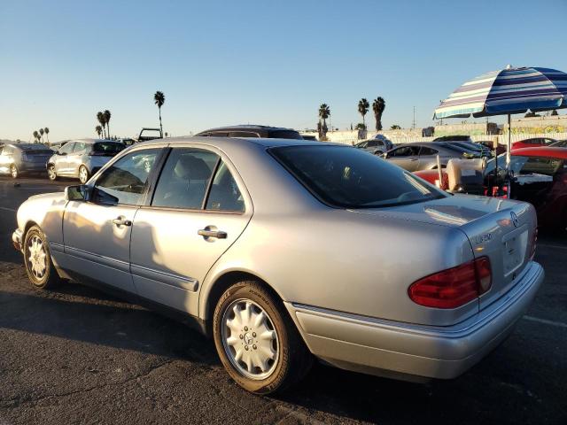 Photo 2 from auction – 1999 MERCEDES-BENZ E 320 with VIN WDBJF65H8XA734585