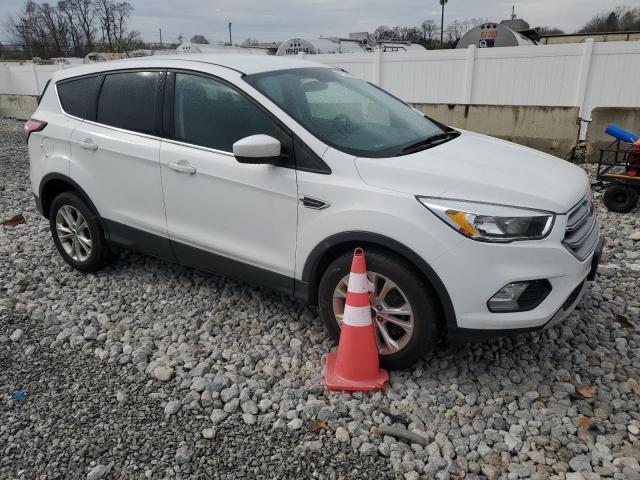 Photo 4 from auction – 2017 FORD ESCAPE SE with VIN 1FMCU9GD4HUD72052