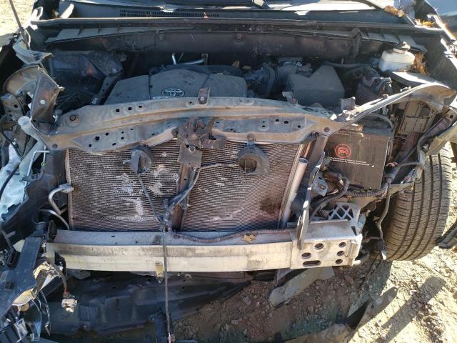 Photo 12 from auction – 2018 TOYOTA HIGHLANDER with VIN 5TDBZRFH2JS874915