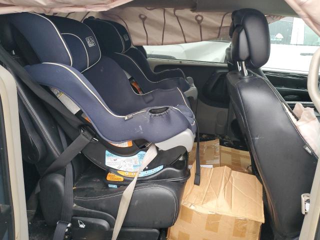 Photo 11 from auction – 2013 CHRYSLER TOWN & COU with VIN 2C4RC1CG2DR512030
