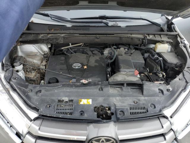 Photo 12 from auction – 2018 TOYOTA HIGHLANDER with VIN 5TDJZRFH6JS531892