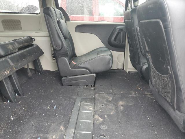 Photo 11 from auction – 2016 CHRYSLER TOWN & COU with VIN 2C4RC1BG0GR112425