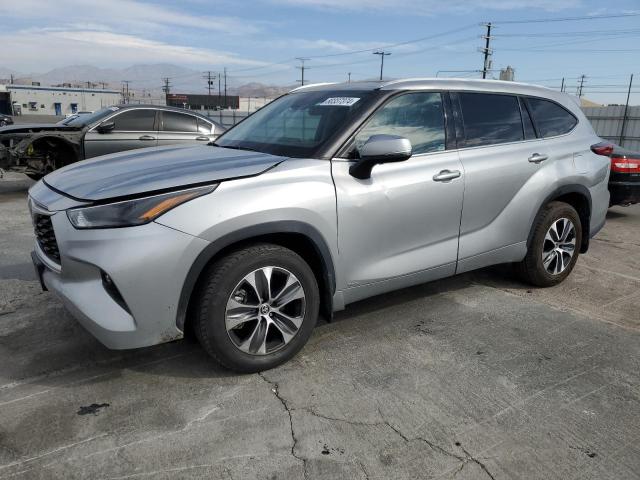 TOYOTA HIGHLANDER 2022 with VIN 5TDHBRCH6NS546082 - Photo from auction