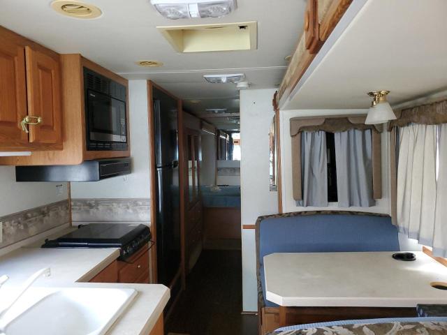 Photo 6 from auction – 2002 MONA MONARCH with VIN 5B4MP67G723354172