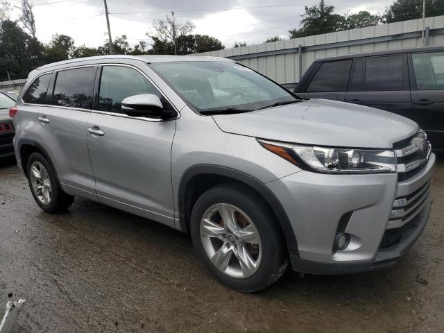 Photo 4 from auction – 2017 TOYOTA HIGHLANDER with VIN 5TDYZRFH6HS210766