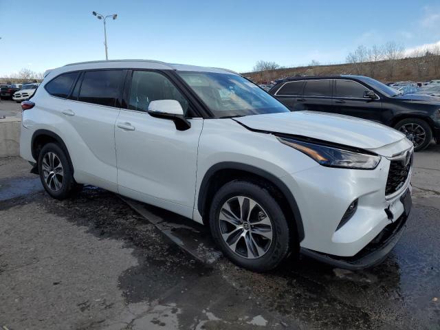 Photo 4 from auction – 2022 TOYOTA HIGHLANDER with VIN 5TDGZRAH8NS553562