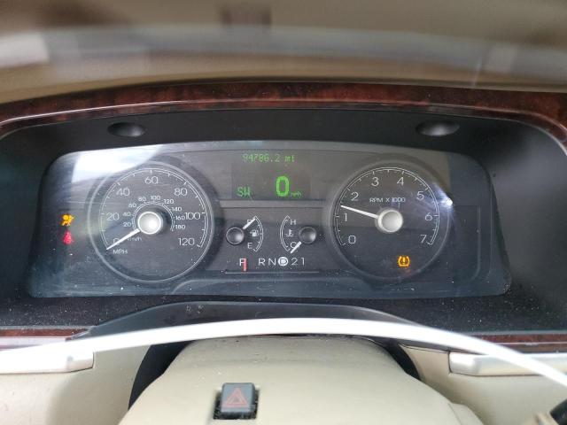 Photo 9 from auction – 2010 LINCOLN TOWN CAR S with VIN 2LNBL8CV5AX612571
