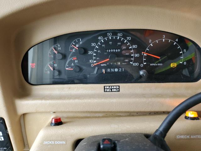 Photo 8 from auction – 2001 WINNEBAGO ADVENTURER with VIN 1FCNF53S310A17200