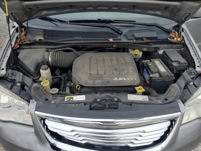 Photo 11 from auction – 2013 CHRYSLER TOWN & COU with VIN 2C4RC1BG1DR646111