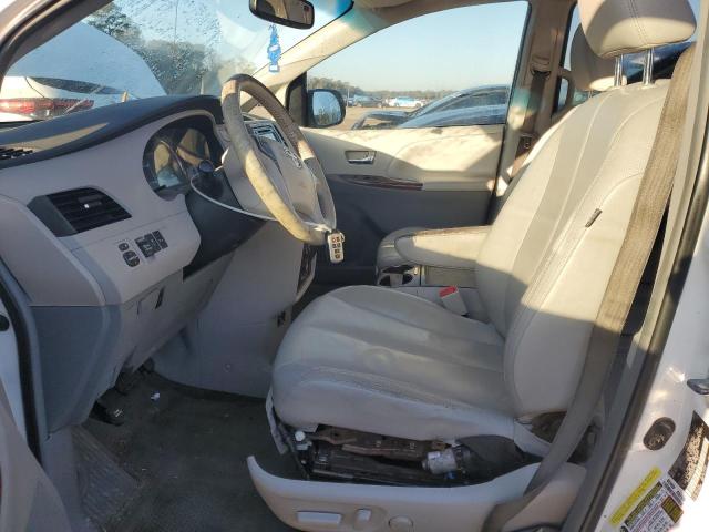 Photo 7 from auction – 2012 TOYOTA SIENNA XLE with VIN 5TDYK3DC2CS277382