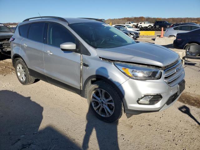 Photo 4 from auction – 2018 FORD ESCAPE SE with VIN 1FMCU9GD7JUB45668