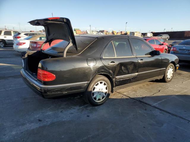 Photo 3 from auction – 1999 MERCEDES-BENZ E320 with VIN WDBJF65H3XA949534