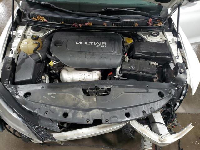 Photo 11 from auction – 2015 CHRYSLER 200 LIMITE with VIN 1C3CCCABXFN657149