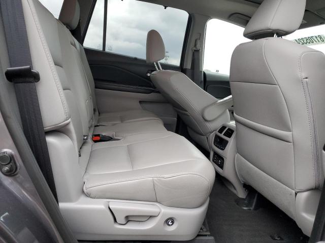 Photo 11 from auction – 2017 HONDA PILOT TOUR with VIN 5FNYF6H93HB019825