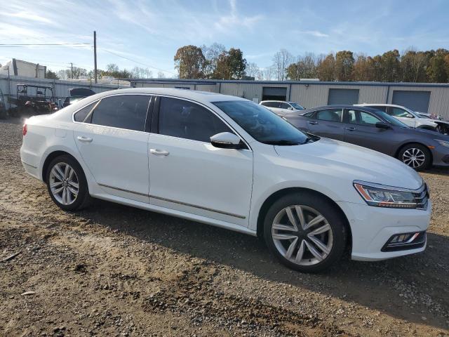 Photo 4 from auction – 2017 VOLKSWAGEN PASSAT SEL with VIN 1VWCT7A34HC082196