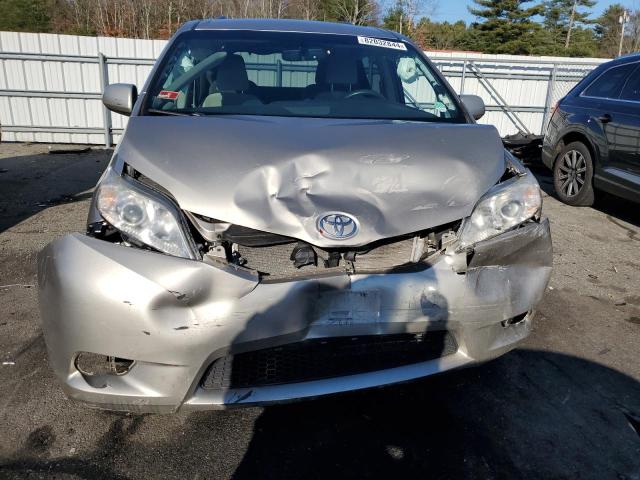 Photo 5 from auction – 2017 TOYOTA SIENNA LE with VIN 5TDJZ3DC9HS166283