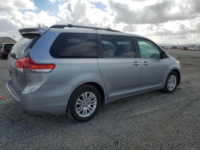 Photo 3 from auction – 2013 TOYOTA SIENNA XLE with VIN 5TDYK3DC4DS307063