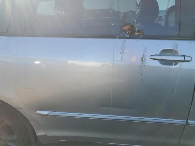 Photo 11 from auction – 2004 TOYOTA SIENNA XLE with VIN 5TDBA22C04S009826