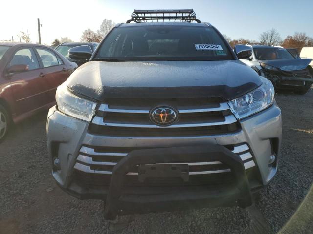 Photo 5 from auction – 2018 TOYOTA HIGHLANDER with VIN 5TDJZRFH4JS529736