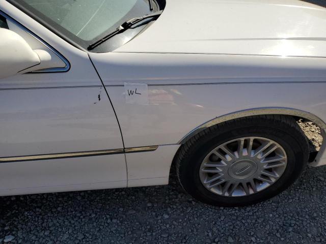 Photo 12 from auction – 2010 LINCOLN TOWN CAR S with VIN 2LNBL8CV6AX613342