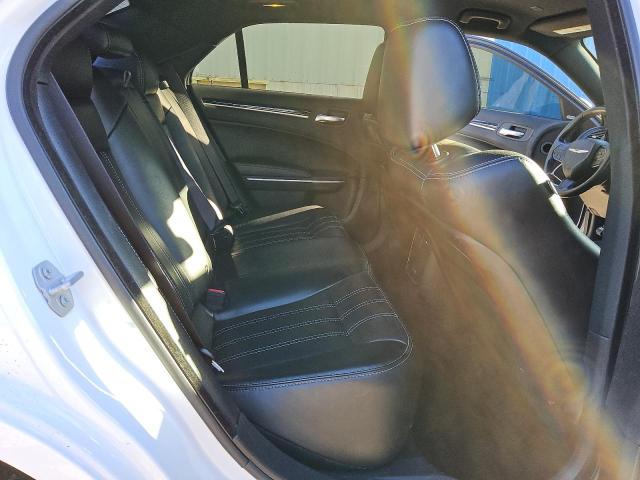 Photo 10 from auction – 2019 CHRYSLER 300 S with VIN 2C3CCABG1KH697542