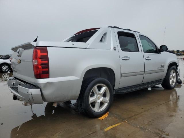 Photo 3 from auction – 2013 CHEVROLET AVALANCHE with VIN 3GNMCFE08DG213310