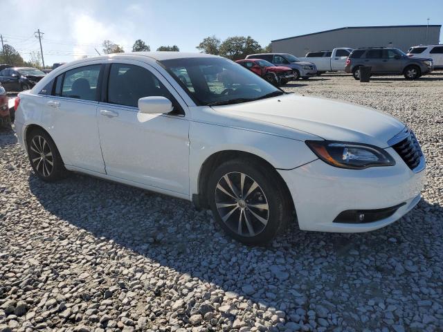 Photo 4 from auction – 2013 CHRYSLER 200 TOURIN with VIN 1C3CCBBB1DN584470