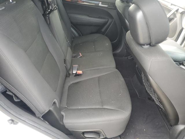 Photo 10 from auction – 2014 KIA SORENTO LX with VIN 5XYKTCA6XEG472938