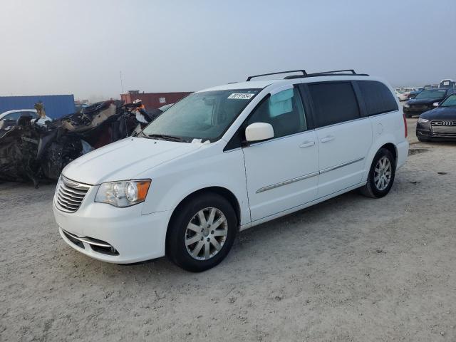 Photo 1 from auction – 2015 CHRYSLER TOWN & COU with VIN 2C4RC1BGXFR588261