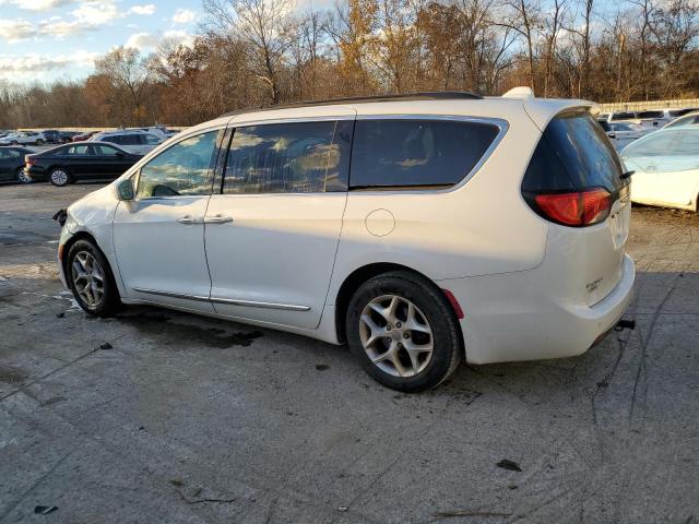 Photo 2 from auction – 2017 CHRYSLER PACIFICA T with VIN 2C4RC1BG2HR821052