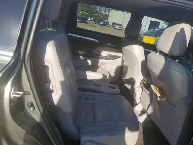 Photo 11 from auction – 2017 TOYOTA HIGHLANDER with VIN 5TDKZRFH4HS193469